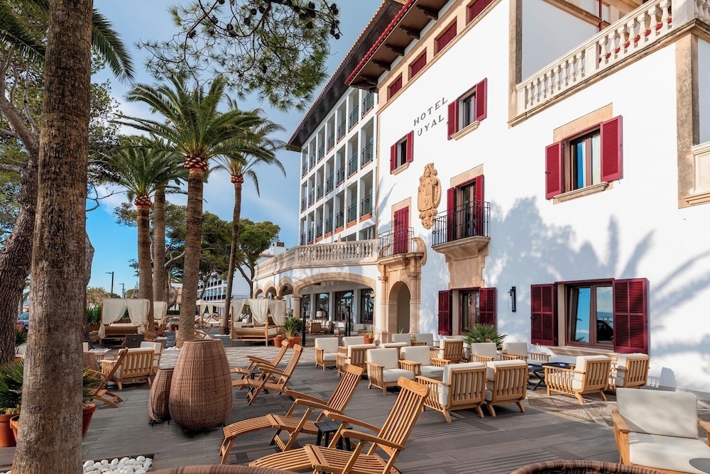 Hoposa Uyal — Hotel building in Puerto Pollensa, Balearic Islands