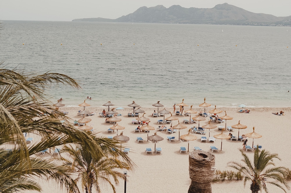 Hoposa Uyal — Beach in Puerto Pollensa, Balearic Islands