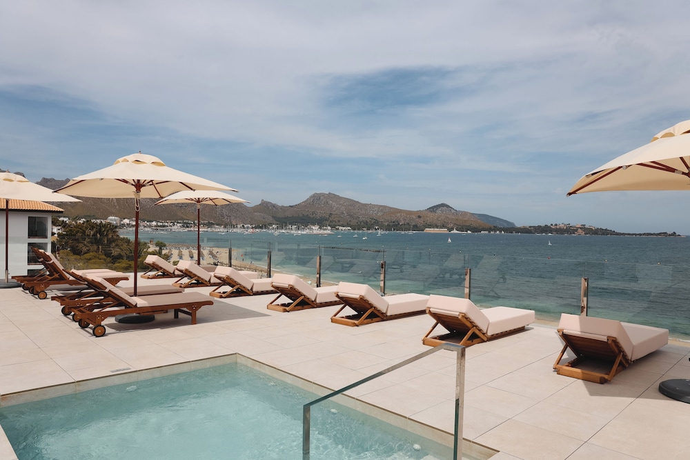 Hoposa Uyal — Swimming pool in Puerto Pollensa, Balearic Islands