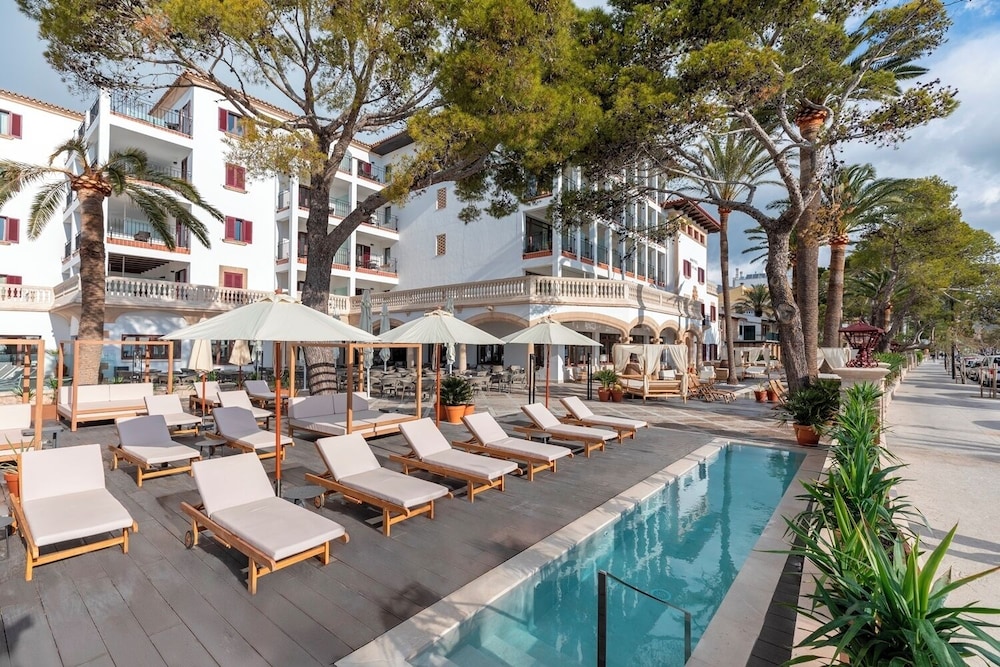 Hoposa Uyal — Swimming pool in Puerto Pollensa, Balearic Islands