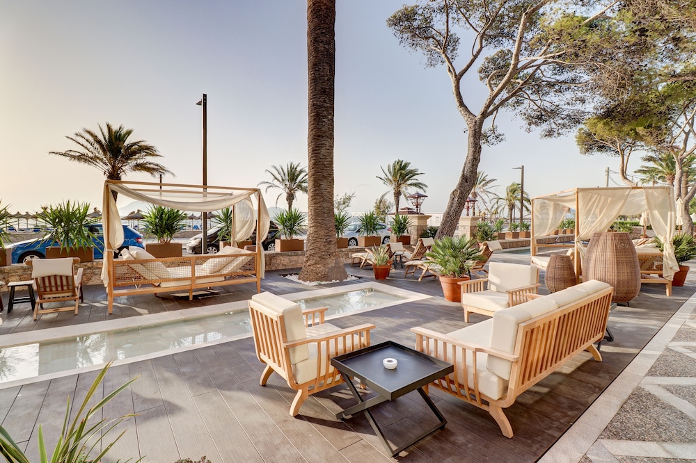 Hoposa Uyal — Beach in Puerto Pollensa, Balearic Islands