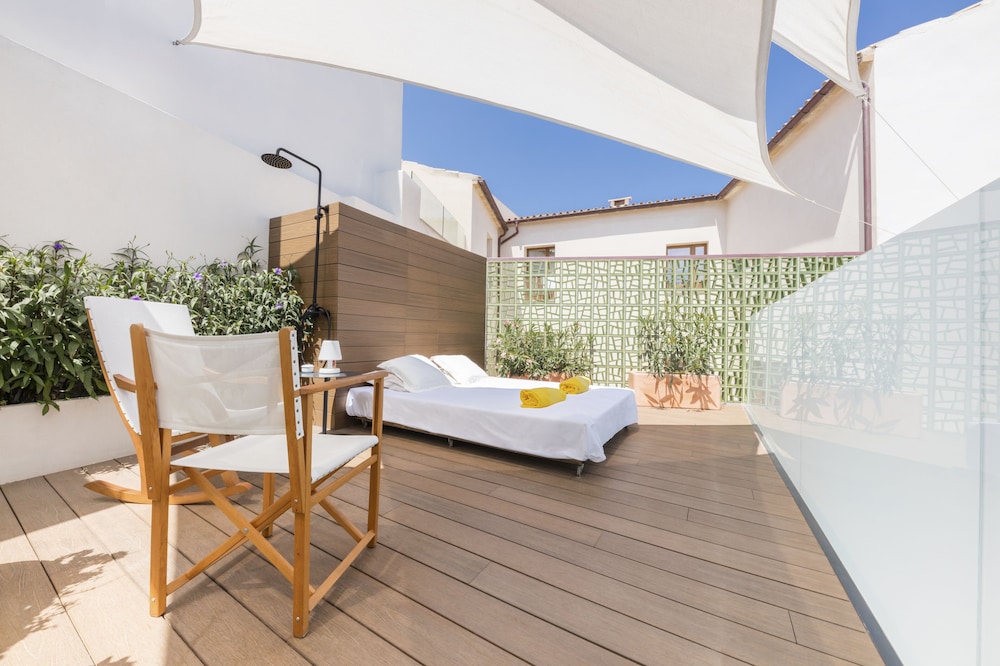 Fonda Llabres Hostal Boutique — Hotel rooms in Alcudia, Balearic Islands