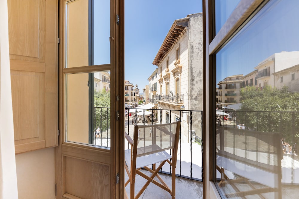 Fonda Llabres Hostal Boutique — Hotel rooms in Alcudia, Balearic Islands