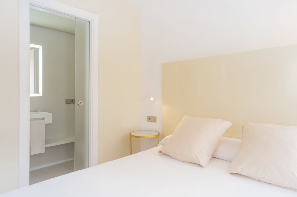 Fonda Llabres Hostal Boutique — Hotel rooms in Alcudia, Balearic Islands