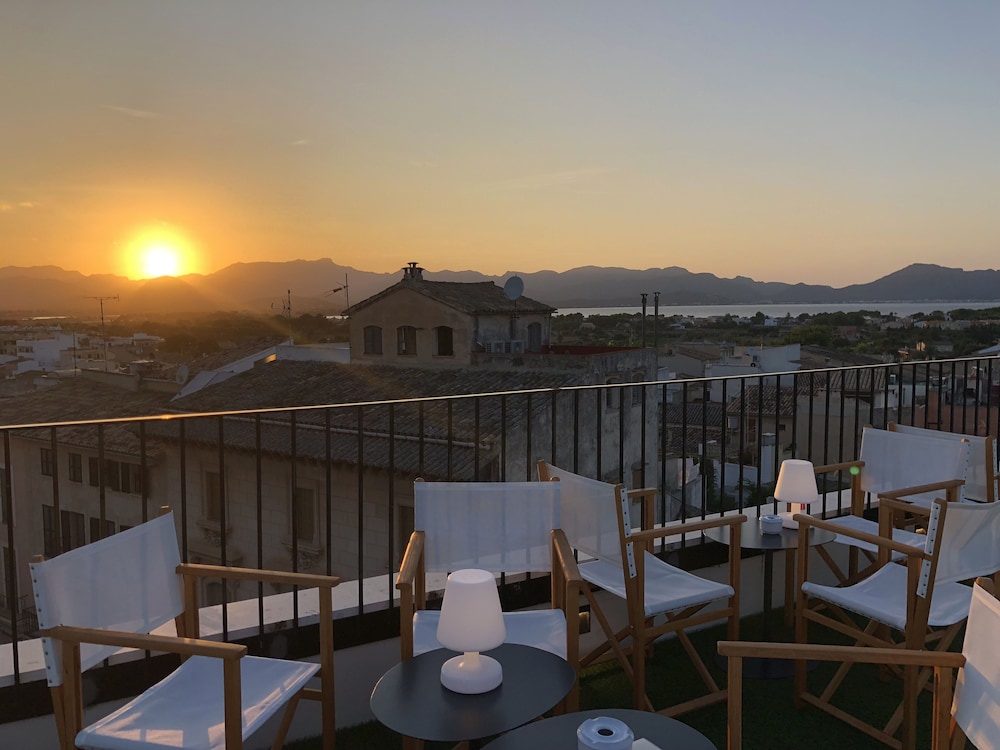 Fonda Llabres Hostal Boutique — Restaurant & bars in Alcudia, Balearic Islands