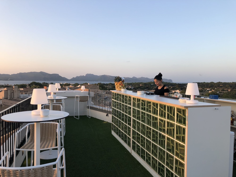 Fonda Llabres Hostal Boutique — Restaurant & bars in Alcudia, Balearic Islands