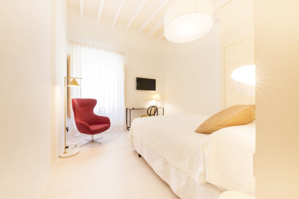 Fonda Llabres Hostal Boutique — Hotel rooms in Alcudia, Balearic Islands