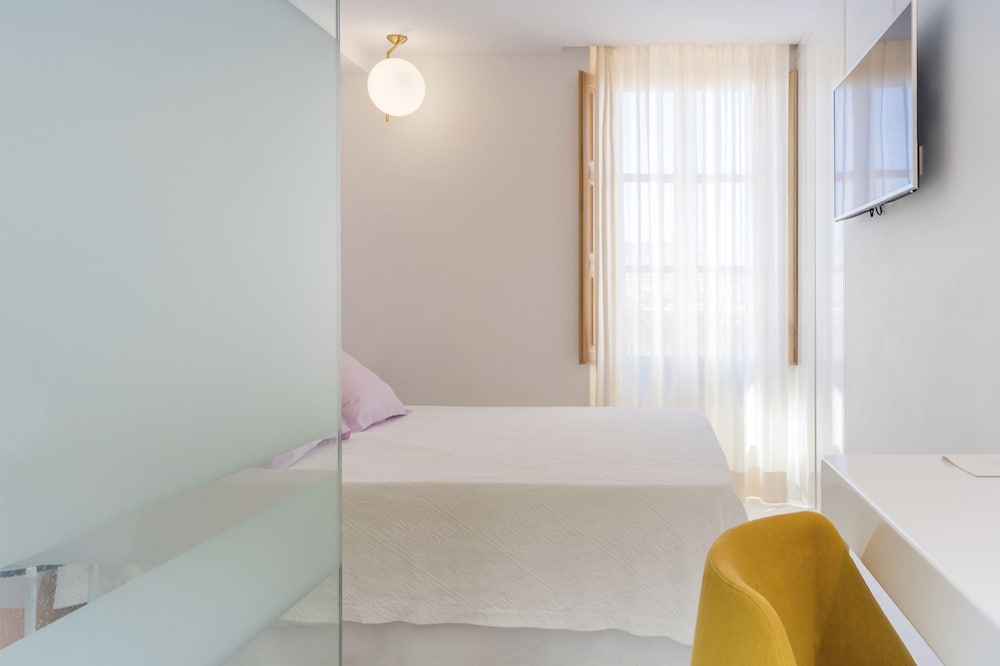 Fonda Llabres Hostal Boutique — Hotel rooms in Alcudia, Balearic Islands