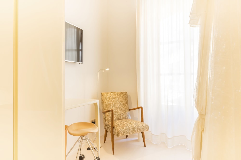 Fonda Llabres Hostal Boutique — Hotel rooms in Alcudia, Balearic Islands