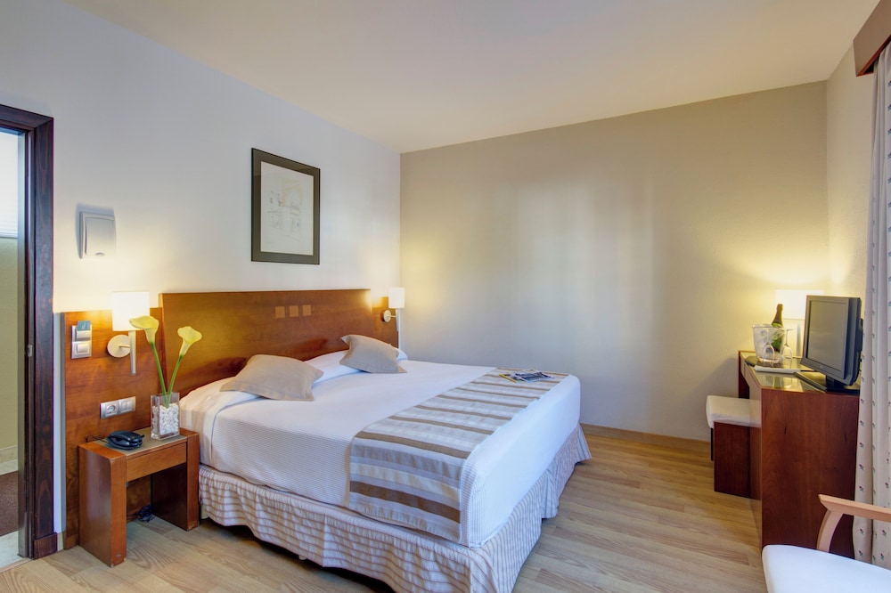 Hotel Patricia Menorca — Hotel rooms in Ciutadella de Menorca, Balearic Islands