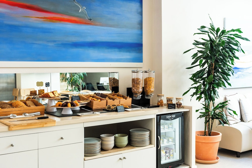 Hotel Patricia Menorca — Restaurant & bars in Ciutadella de Menorca, Balearic Islands