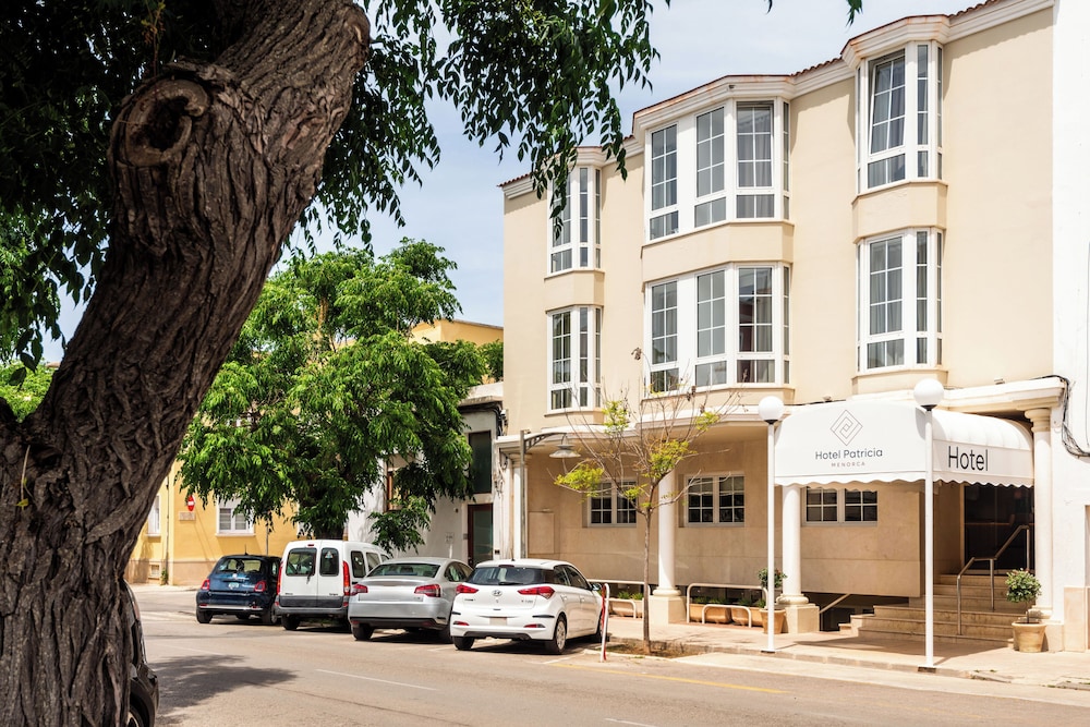 Hotel Patricia Menorca — Hotel building in Ciutadella de Menorca, Balearic Islands
