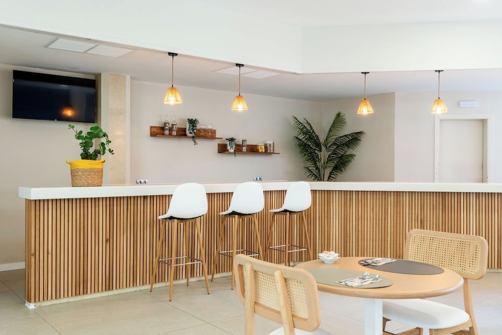 Hotel Patricia Menorca — Restaurant & bars in Ciutadella de Menorca, Balearic Islands