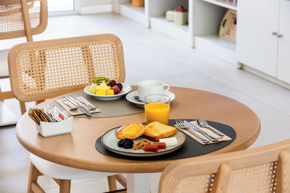 Hotel Patricia Menorca — Restaurant & bars in Ciutadella de Menorca, Balearic Islands