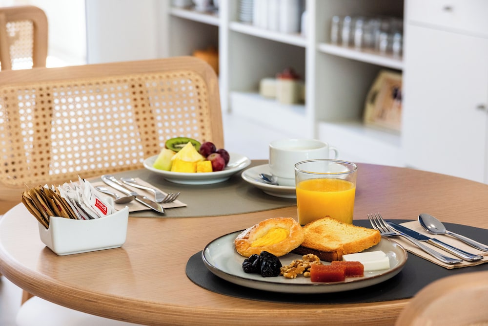 Hotel Patricia Menorca — Restaurant & bars in Ciutadella de Menorca, Balearic Islands