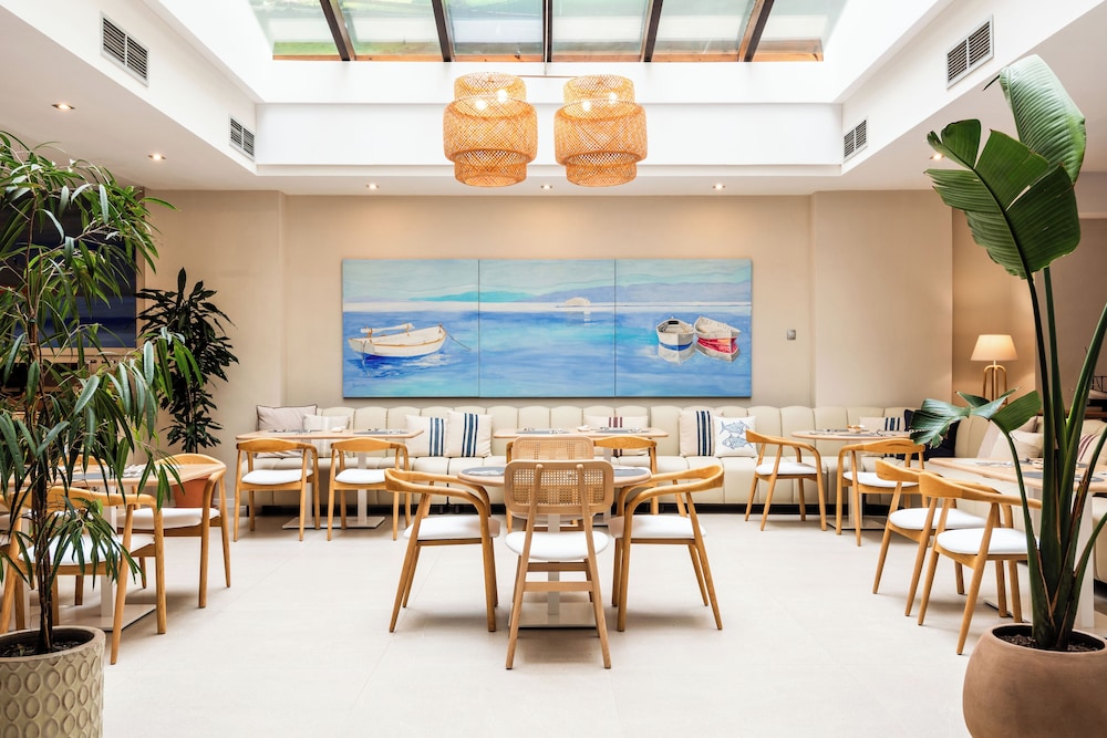 Hotel Patricia Menorca — Restaurant & bars in Ciutadella de Menorca, Balearic Islands