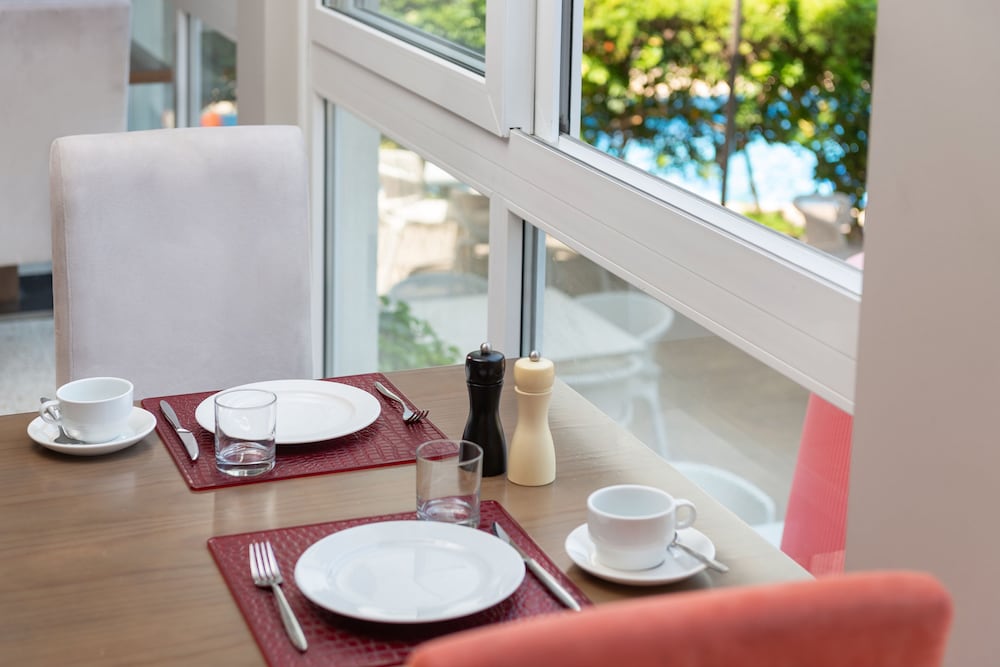 Hotel Playas del Rey — Restaurant & bars in Santa Ponca, Balearic Islands