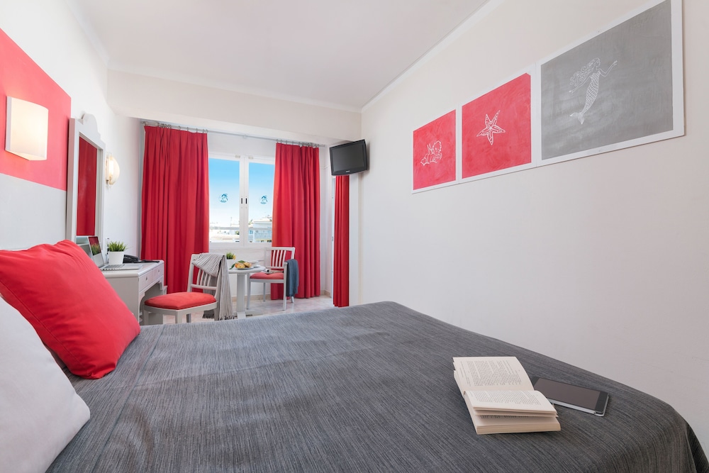 Hotel Playas del Rey — Hotel rooms in Santa Ponca, Balearic Islands