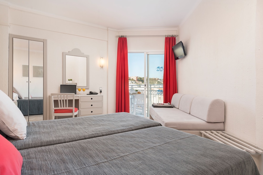 Hotel Playas del Rey — Hotel rooms in Santa Ponca, Balearic Islands