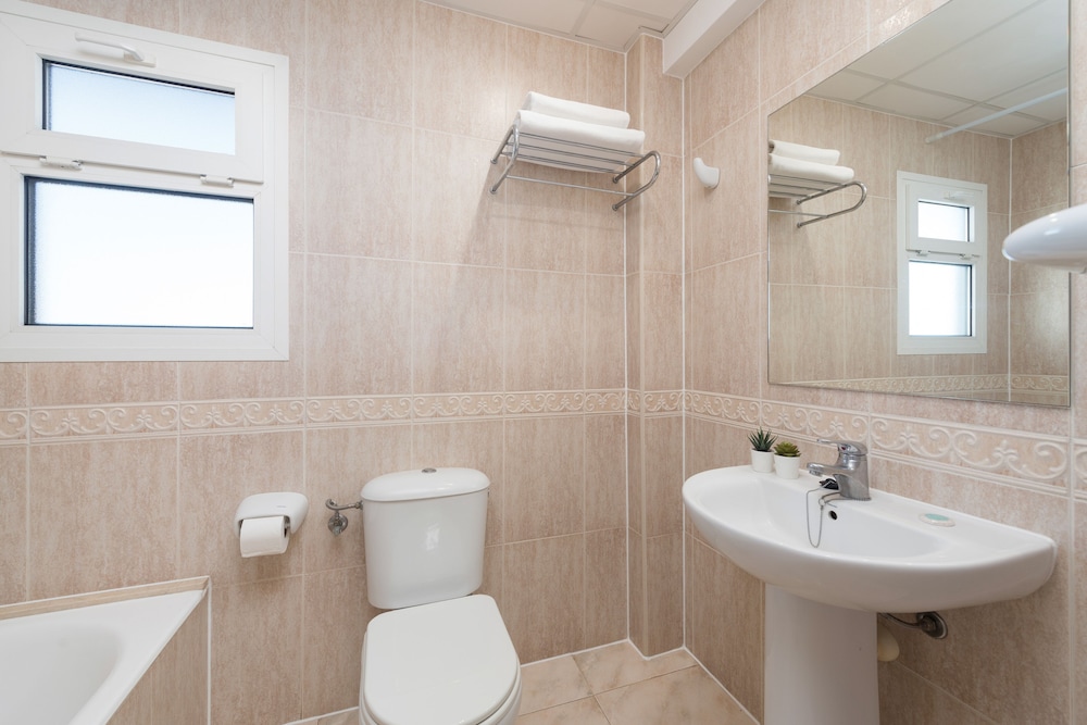 Hotel Playas del Rey — Hotel rooms in Santa Ponca, Balearic Islands