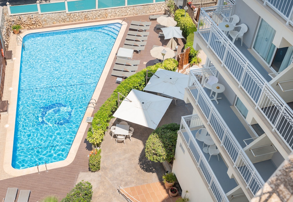 Hotel Playas del Rey — Swimming pool in Santa Ponca, Balearic Islands
