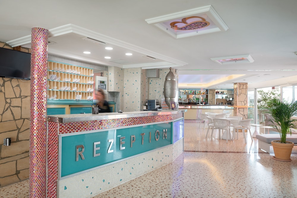 Hotel Playas del Rey — Restaurant & bars in Santa Ponca, Balearic Islands