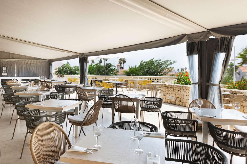 Alua Illa de Menorca - Hyatt Inclusive Collection — Restaurant & bars in S'Algar, Balearic Islands