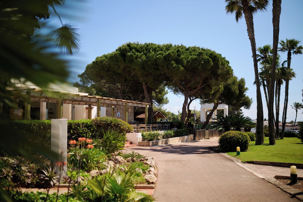 Alua Illa de Menorca - Hyatt Inclusive Collection — Hotel building in S'Algar, Balearic Islands