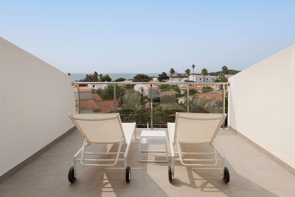 Alua Illa de Menorca - Hyatt Inclusive Collection — Hotel rooms in S'Algar, Balearic Islands