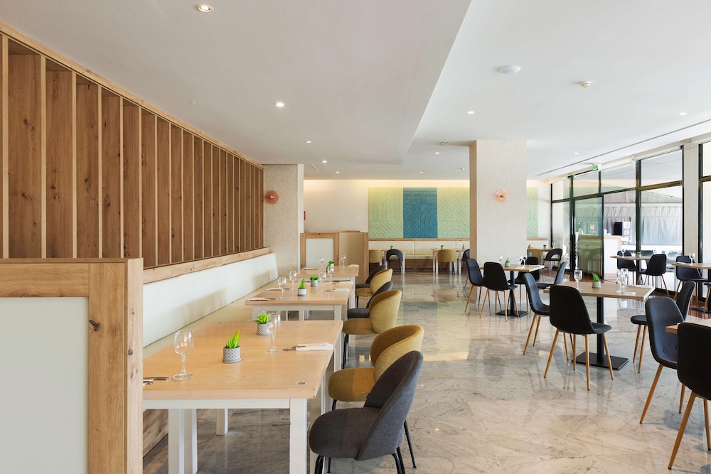 Alua Illa de Menorca - Hyatt Inclusive Collection — Restaurant & bars in S'Algar, Balearic Islands
