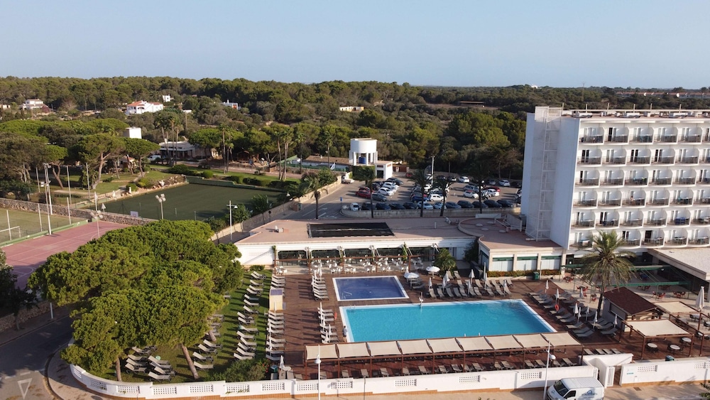 Alua Illa de Menorca - Hyatt Inclusive Collection — Swimming pool in S'Algar, Balearic Islands