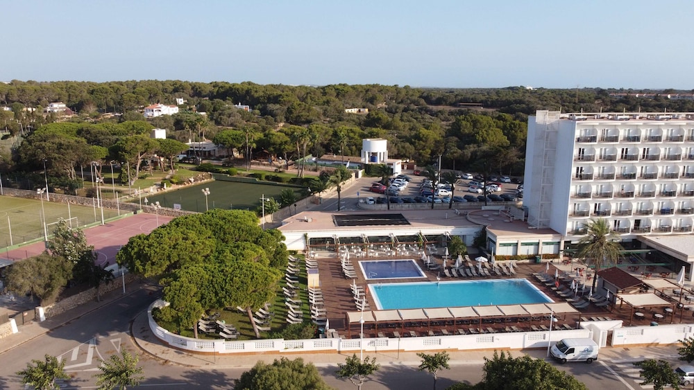 Alua Illa de Menorca - Hyatt Inclusive Collection — Swimming pool in S'Algar, Balearic Islands