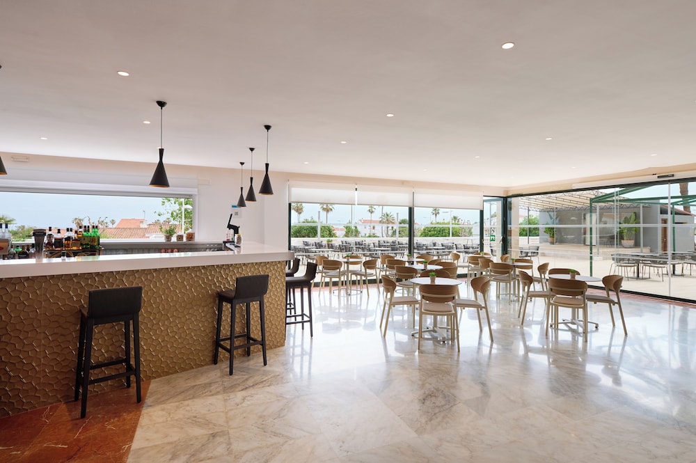 Alua Illa de Menorca - Hyatt Inclusive Collection — Restaurant & bars in S'Algar, Balearic Islands