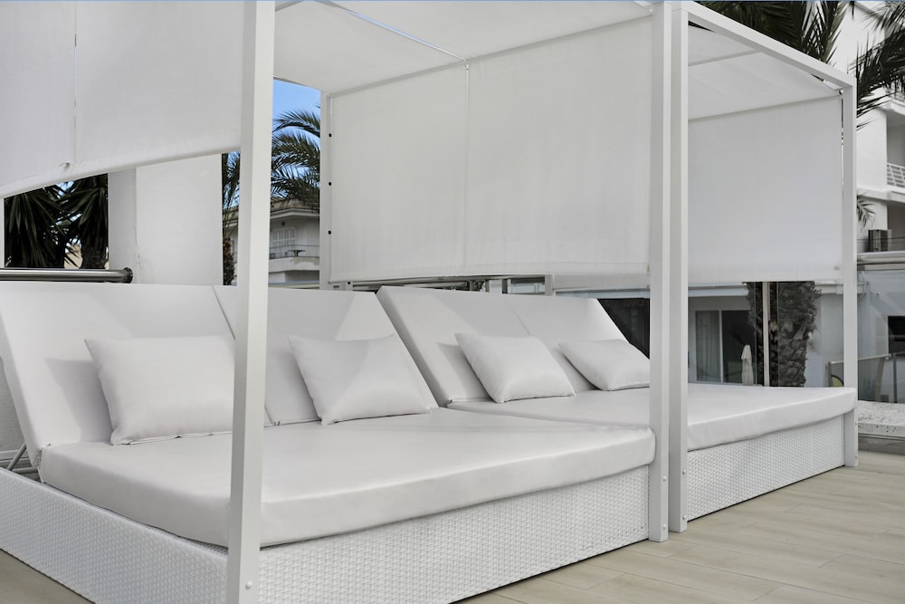 Hotel THB Gran Playa - Adults Only — Hotel rooms in Can Picafort, Balearic Islands