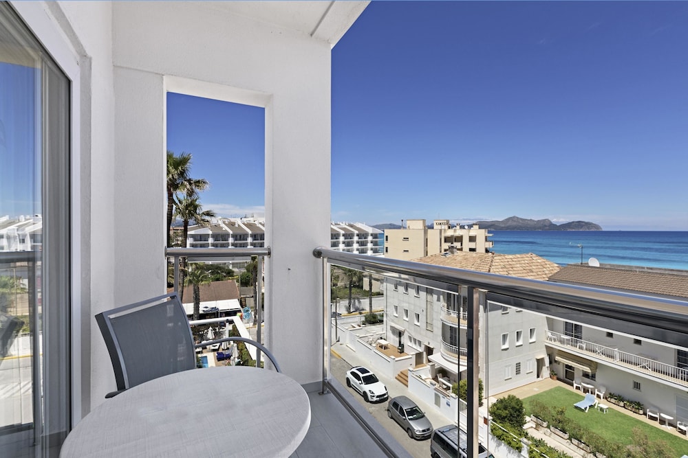 Hotel THB Gran Playa - Adults Only — Hotel building in Can Picafort, Balearic Islands