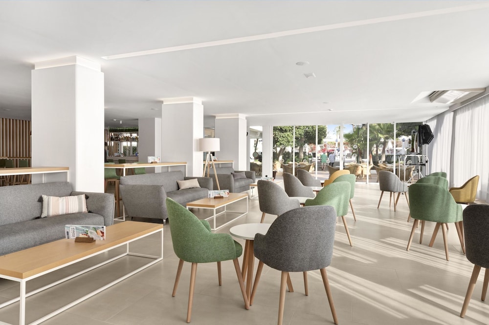 Hotel THB Gran Playa - Adults Only — Restaurant & bars in Can Picafort, Balearic Islands