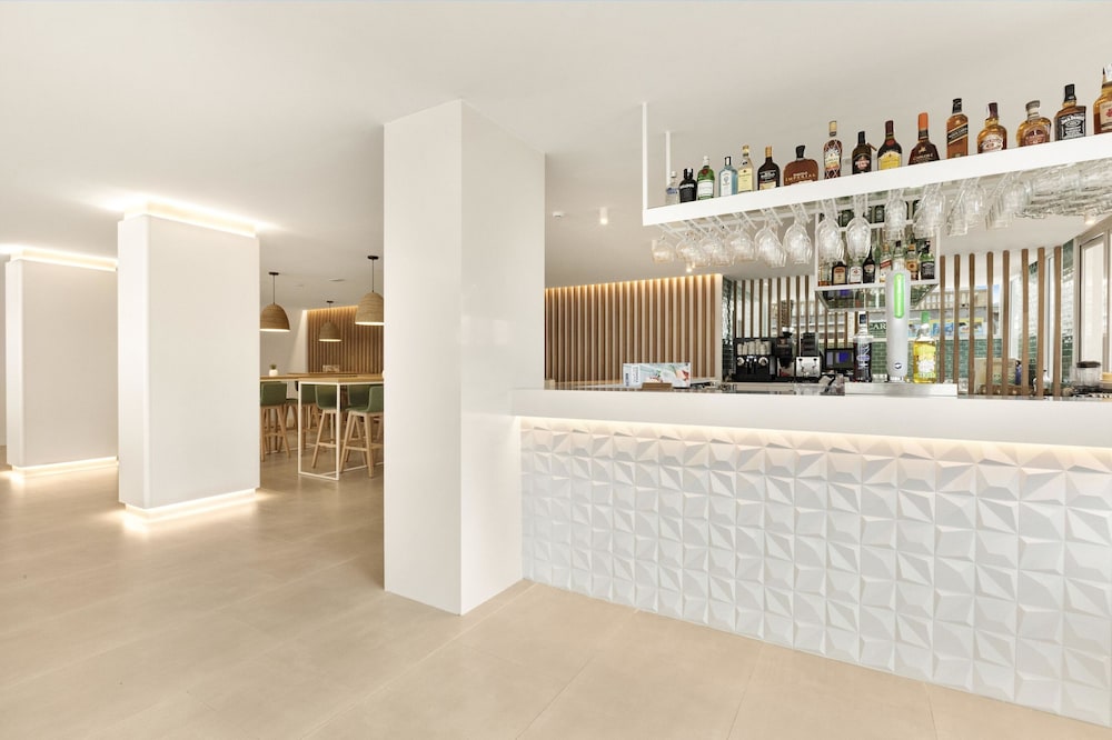 Hotel THB Gran Playa - Adults Only — Restaurant & bars in Can Picafort, Balearic Islands
