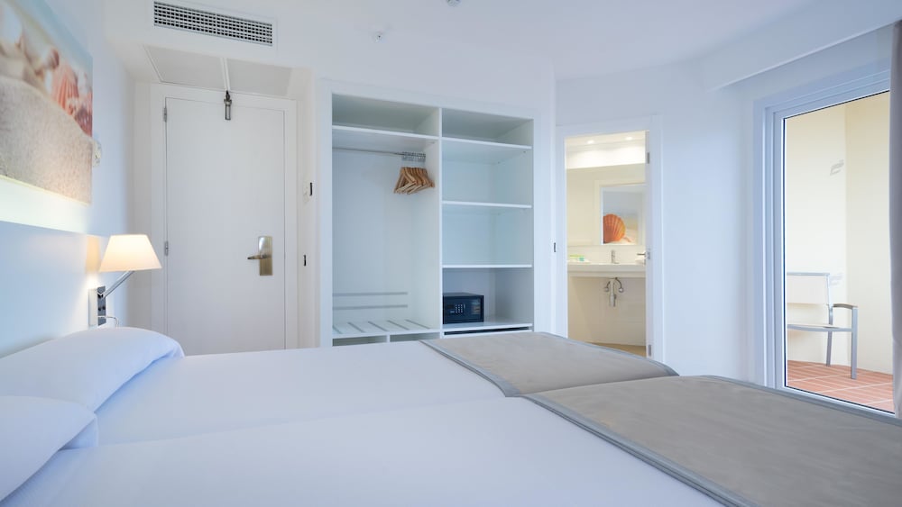 Hotel THB María Isabel - Adults Only — Hotel rooms in Playa de Palma, Balearic Islands