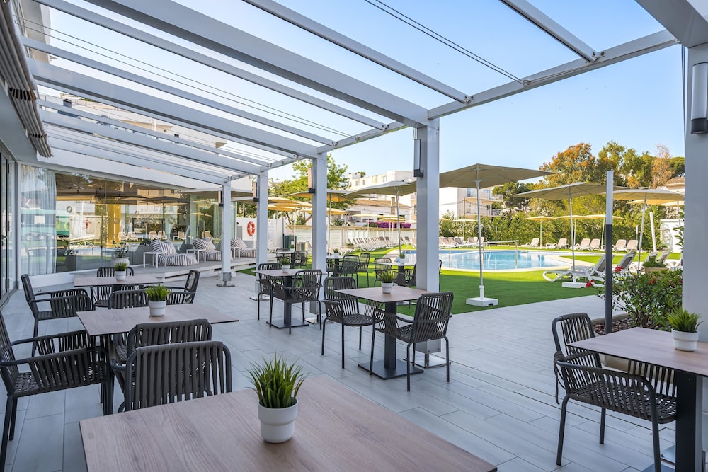 Hotel THB María Isabel - Adults Only — Restaurant & bars in Playa de Palma, Balearic Islands