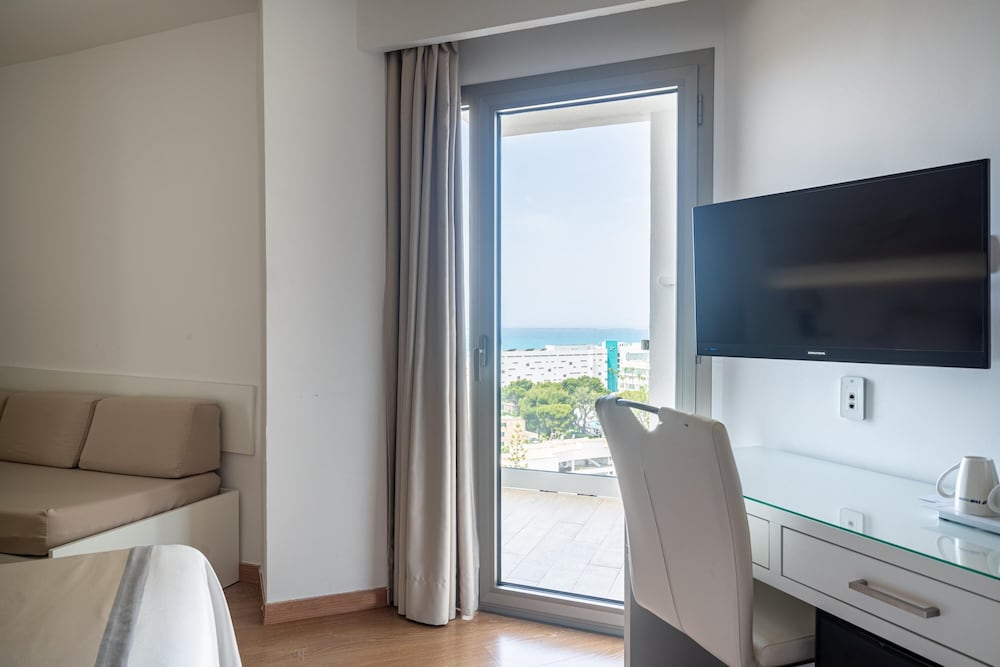 Hotel THB María Isabel - Adults Only — Hotel rooms in Playa de Palma, Balearic Islands