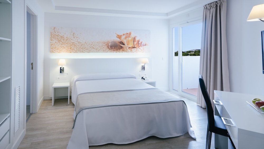 Hotel THB María Isabel - Adults Only — Hotel rooms in Playa de Palma, Balearic Islands