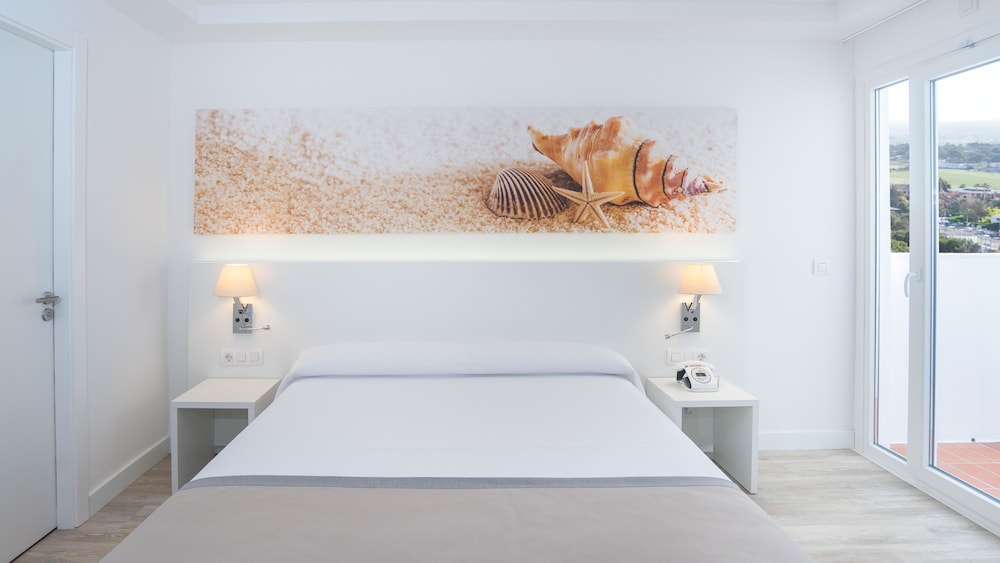 Hotel THB María Isabel - Adults Only — Hotel rooms in Playa de Palma, Balearic Islands