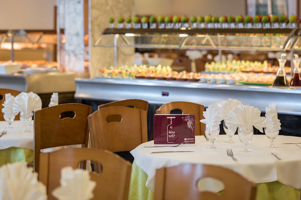 htop Royal Star & SPA — Restaurant & bars in Lloret de Mar, Catalonia