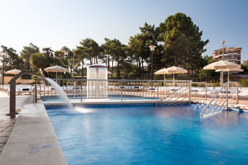 htop Royal Star & SPA — Swimming pool in Lloret de Mar, Catalonia