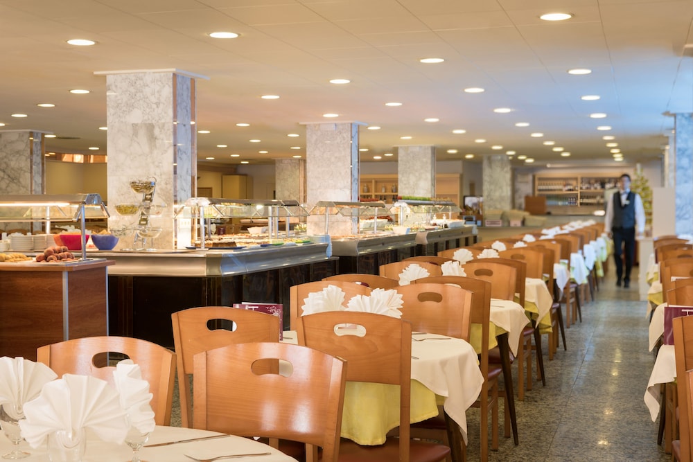htop Royal Star & SPA — Restaurant & bars in Lloret de Mar, Catalonia