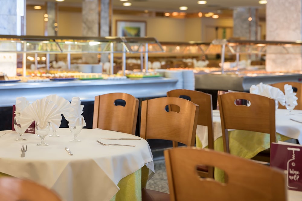 htop Royal Star & SPA — Restaurant & bars in Lloret de Mar, Catalonia