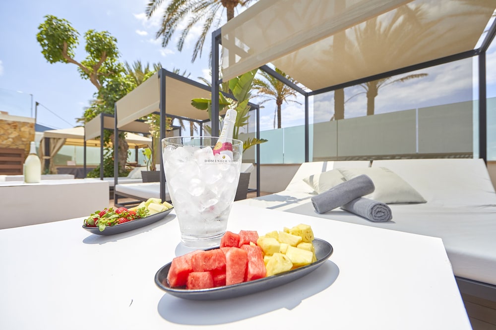 Hotel Playa Golf - Adults Only +16 — Restaurant & bars in Playa de Palma, Balearic Islands