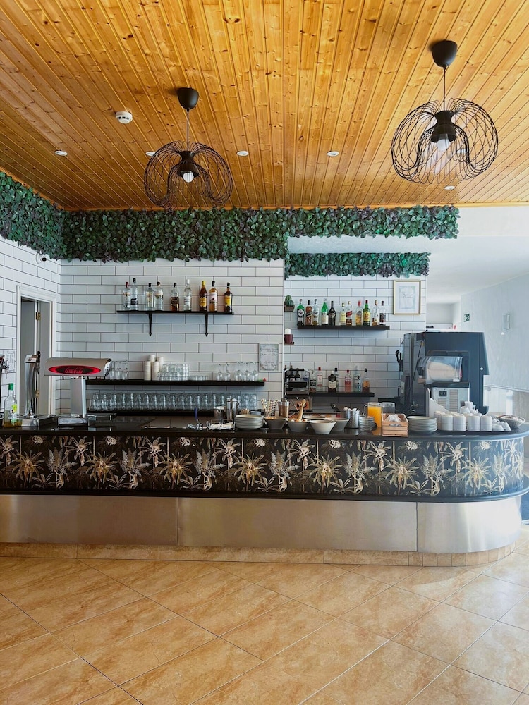 Hotel Pocillos Playa — Restaurant & bars in Puerto del Carmen, Canary Islands