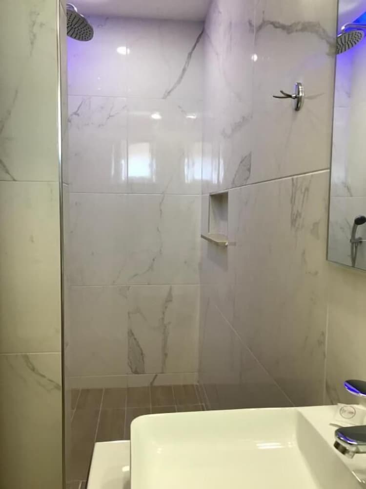 Village Inn Studios & Family Apartments — Hotel rooms in Laganas, Ionian Islands