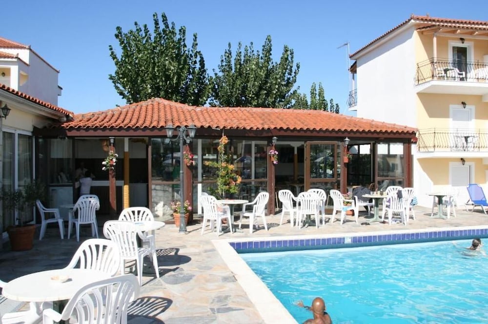 Village Inn Studios & Family Apartments — Swimming pool in Laganas, Ionian Islands